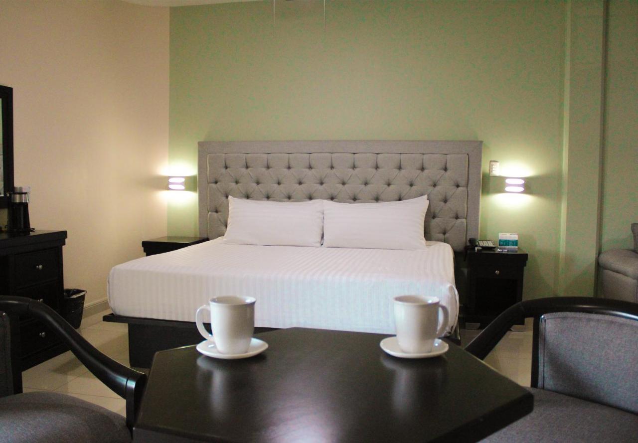Hotel Mirage La Piedad Экстерьер фото